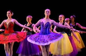 Tanzstudio Radeva beim Theaterfest