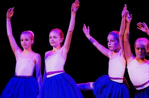 Tanzstudio Radeva beim Theaterfest