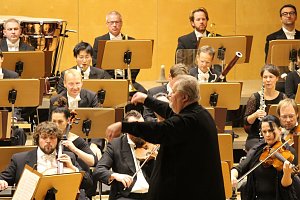 Virtuos im ersten Sinfoniekonzert