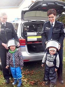 Besuch von Feuerwehr und Polizei