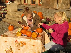 Buntes Treiben auf dem Nordh&auml;user "Marktplatz"