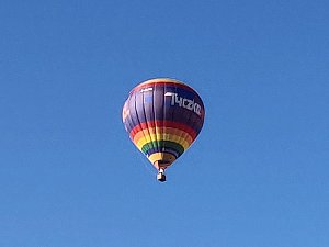Farbenpracht auf dem Petersberg und in der Luft