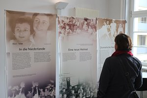 Das Leben der Anne Frank - Ausstellung im Neuen Rathaus er&ouml;ffnet