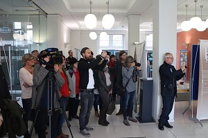 Das Leben der Anne Frank - Ausstellung im Neuen Rathaus er&ouml;ffnet
