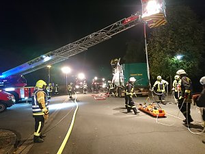 Proben f&uuml;r den Ernstfall: Feuerwehrausbildung in Neustadt