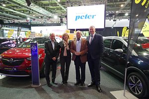 Automobilmesse in Erfurt am Abend eröffnet