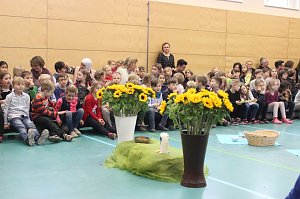 Sonnenblumen und Ukulelen zur Andacht
