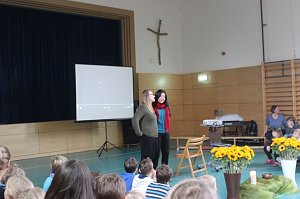Sonnenblumen und Ukulelen zur Andacht