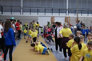 Die J&uuml;ngsten testeten Fitness und Geschicklichkeit