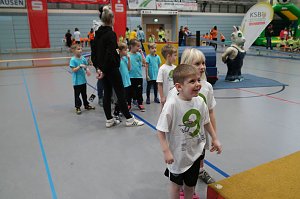 Die J&uuml;ngsten testeten Fitness und Geschicklichkeit