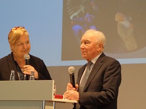 St&uuml;rmischer Empfang f&uuml;r Sigmund J&auml;hn