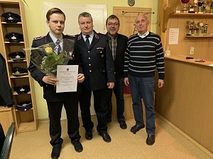 Auszeichnungen und Bef&ouml;rderungen