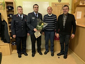 Auszeichnungen und Bef&ouml;rderungen