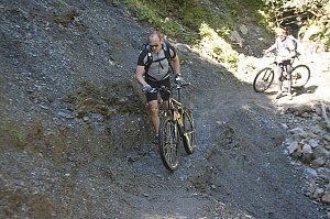 Mike und Ren&eacute; beim Schieben.