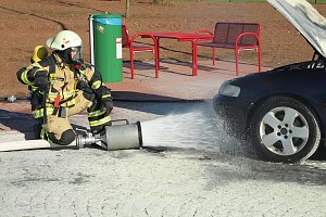 Auto brannte auf Rastplatz aus
