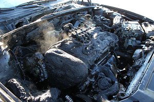 Auto brannte auf Rastplatz aus
