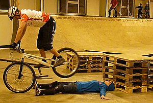 "Bikes in Motion" in der Skaterhalle Sondershausen