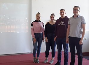 Sie pr&auml;sentierten ihre Erfahrungen und stellte sich anschlie&szlig;end dem interessierten Publikum - Fabienne Leibiger, Vivian Thiele, Konrad Thierfelder und Daniel Momberg (v.l.)