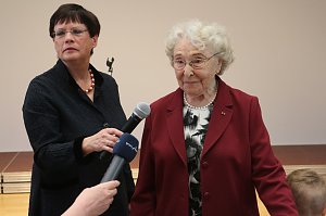 Die "kleine, wei&szlig;e Friedenstaube" feiert 70. Geburtstag