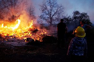 Osterfeuer in Leimbach