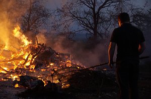 Osterfeuer in Leimbach