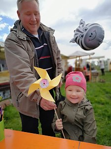 Windm&uuml;hlenbasteln beim L&auml;mmerfest