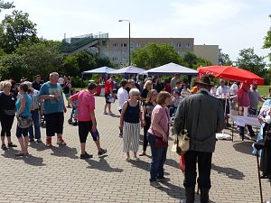 Zwei Feste auf "einen Streich"