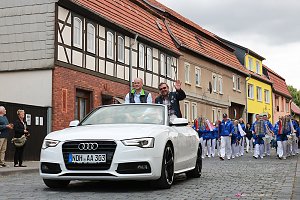Gro&szlig;er Festumzug in Auleben