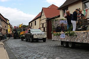 Gro&szlig;er Festumzug in Auleben