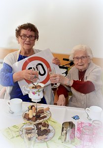 30 Jahre im Heim - Maria Hoppe wurde zu ihrem Jubil&auml;um gratuliert