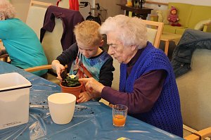 Fr&uuml;hling gemeinsam begr&uuml;&szlig;t