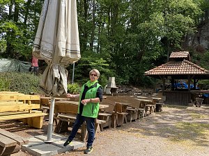 Schirmbespannung auf dem Neust&auml;dter Grillplatz