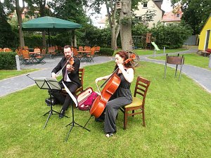 Die Nordhäuser Rotarier kamen in Kneiffs Garten nach langer Pause wieder zusammen