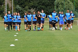 Trainingsauftakt des Oberliga-Kaders im AKS