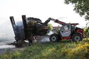 Ein Strohfeuer auf der Landstra&szlig;e