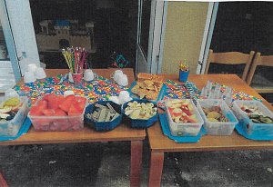Farbenfroh Sommerparty bei den Bienenkindern