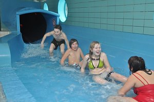 Mega-Poolparty im Badehaus