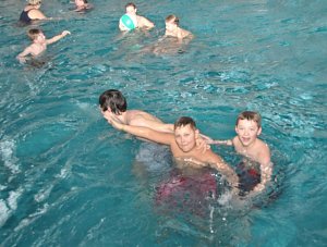 Mega-Poolparty im Badehaus