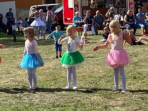 Die Eleven des Tanzstudio Radeva bereicherten das Programm zum Kindertag in Sondershausen