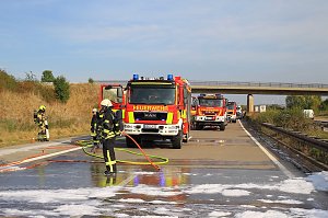 Autobrand auf Autobahn