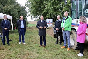 Beim Spatenstich zum Radweg Ellrich-Walkenried