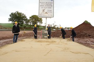 Spatenstich f&uuml;r das letzte Teilst&uuml;ck der neuen B 243