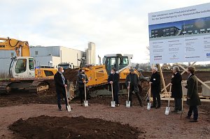 Spatenstich auf der Darre f&uuml;r Wasserstofftankstellen-Werk