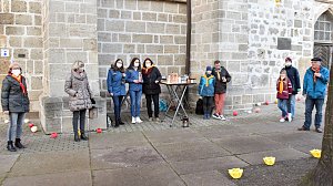 Friedenslicht auf dem Blasii-Kirchplatz