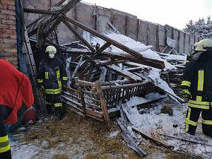 Rettung in der Not: in Lipprechterode konnten die freiwilligen Feuerwehren heute rund 350 Schafe bergen