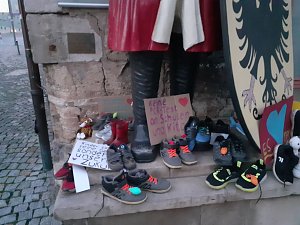Protestaktion vorm Nordh&auml;user Rathaus