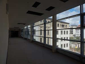 Ein Blick auf die Baustelle: das Humboldt-Gymnasium soll zum neuen Schuljahr bezugsfertig sein