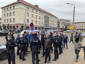 Spaziergang gegen die Lockdownma&szlig;nahmen der Regierung