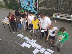 Ferienangebot mit Spraydose - an der Petersbergschule befasste man sich in der zweiten Ferienwoche mit einem Grafitti-Workshop