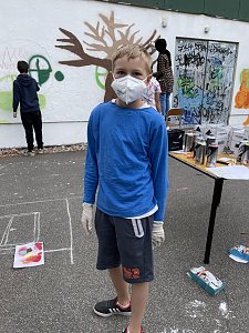 Ferienangebot mit Spraydose - an der Petersbergschule befasste man sich in der zweiten Ferienwoche mit einem Grafitti-Workshop